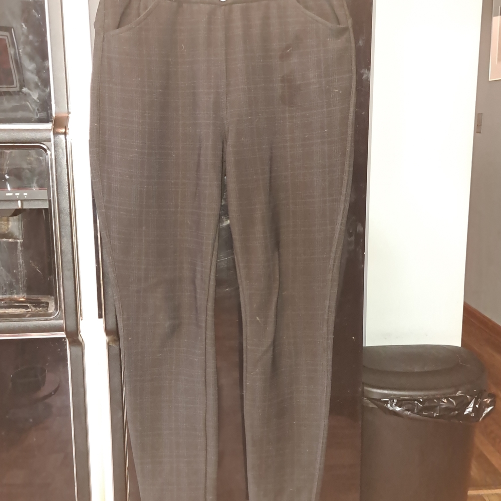 Chic Brown Checkered Leggings